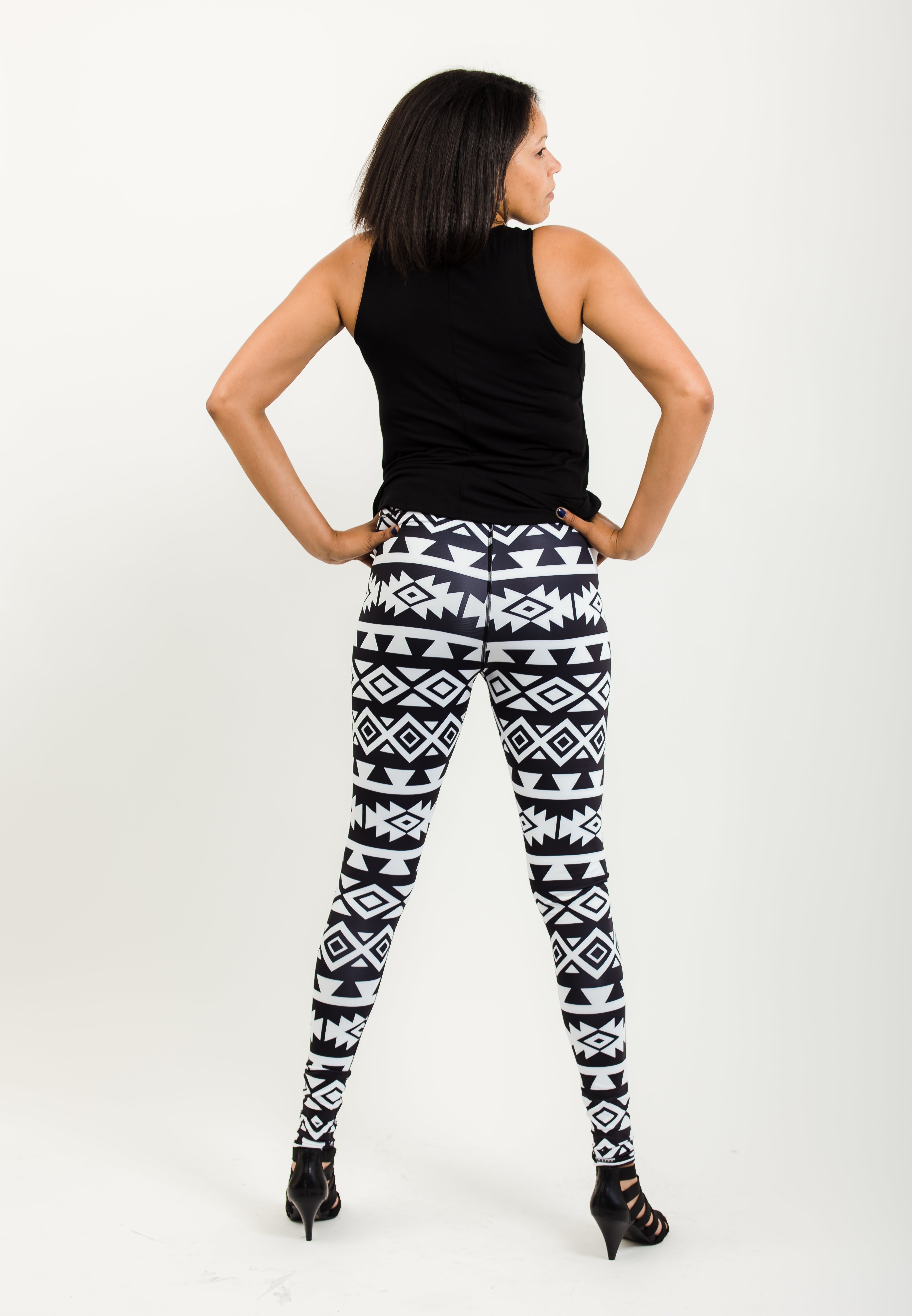 Black & White Kente Yoga Leggings - RuvaAfricWear